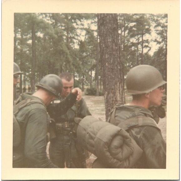 Vietnam War Soldiers Traveling In A Forest Actual Picture Photo Of Nam - Picture 1 of 1